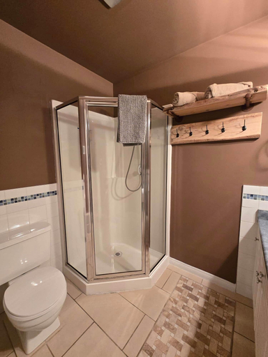 Bathroom 4, Madeira Park Oceanview Suites, Sunshine Coast