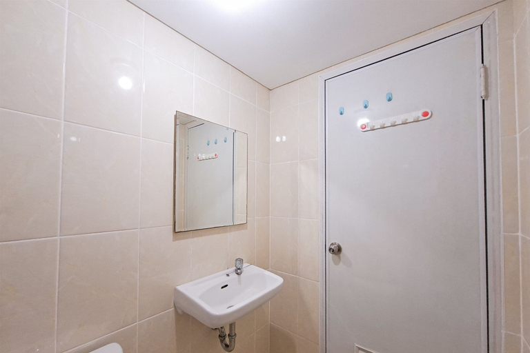 Bathroom 5, Best Location 2Br Apartment At M-Town Residence Near Summarecon Mall, Tangerang