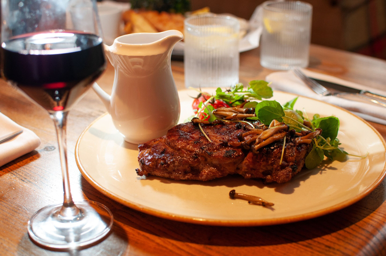 Food & Drinks 5, Cowdray Arms, West Sussex