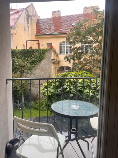 Garden view 4, Quiet Central Stay & Parking Assistance, Praha 1