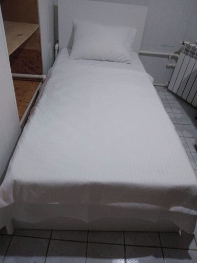 Room 5, Qesr bir, Baku