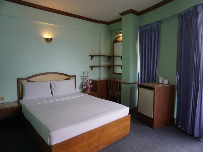Bedroom 2, Tanaphat Hatyai Hotel, Hat Yai