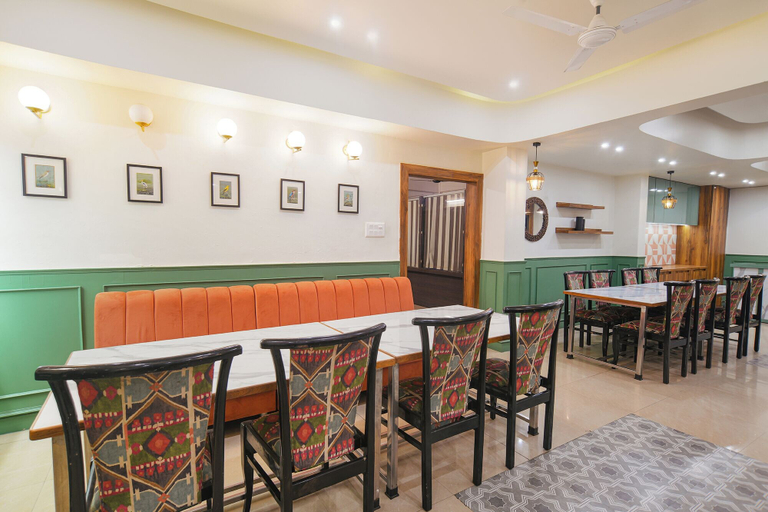 Restaurant 2, Fabhotel The Krishnayan, Bhopal