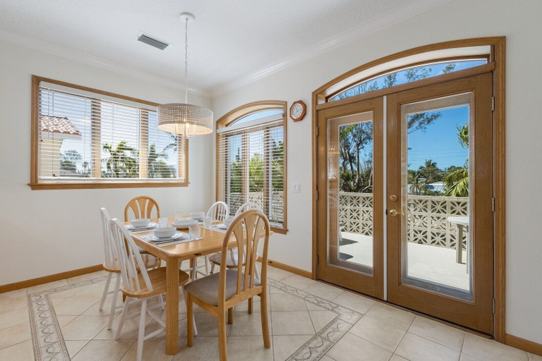 Dining 2, Dolphin Watch 3 Bedroom Home, Manatee