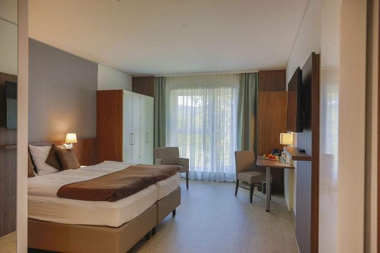 Bedroom 2, Sporthotel Treff Punkt, Wiesbaden