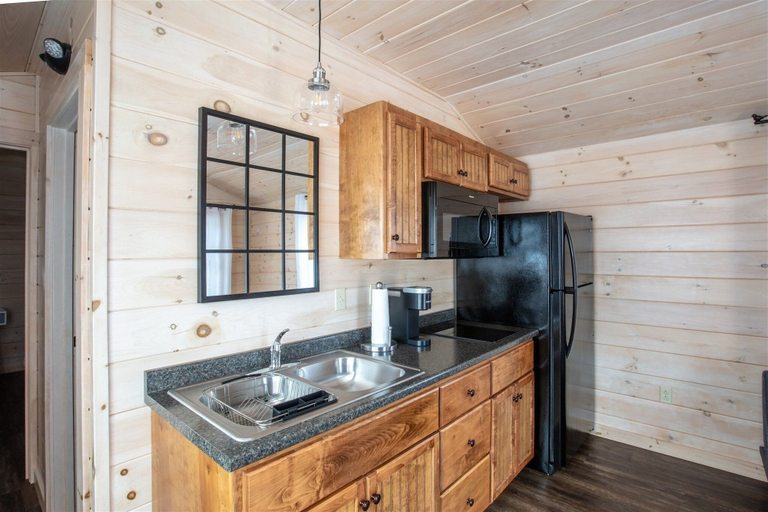 Private kitchen, Robin Limit 3 1 Bedroom Cabin, Cumberland