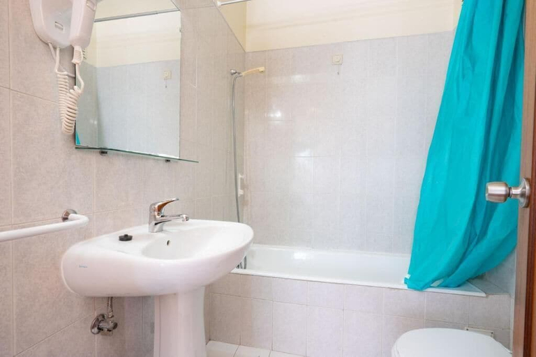 Bathroom 5, Residencial Santa Bárbara by Umbral, Ourém