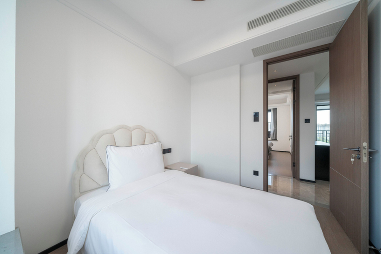 Room 2, Tyms Hongqiao Deluxe 3BR 2BA APT, Shanghai