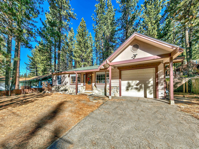 Exterior 2, 2556h Lazy Bear's Den 2 Bedroom Cottage by RedAwning, El Dorado