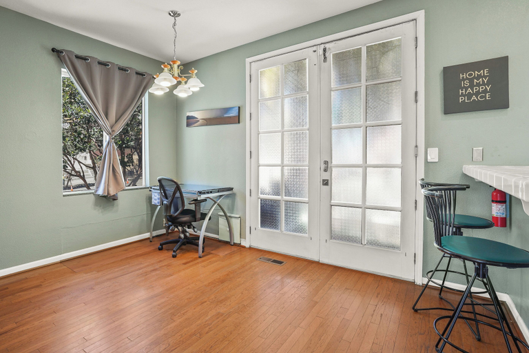 Interior detail 3, Beautiful Spacious 4BR in Silver Terrace, San Francisco