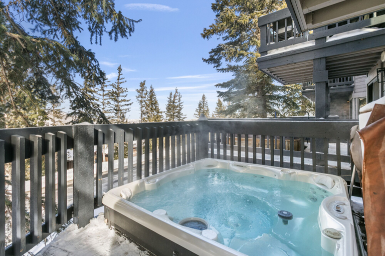 Outdoor spa tub, 105 - Three Bedroom Condo with Spa Ridgepoint by Deer Valley Resort, Summit