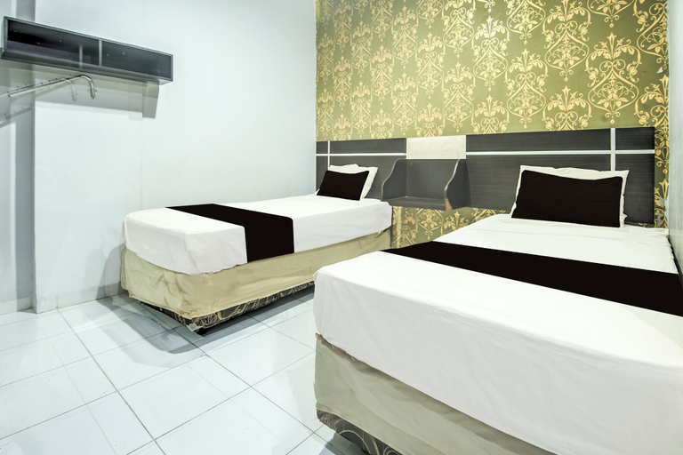 Room 5, OYO 94781 Hotel Lucky Inn Makassar, Makassar