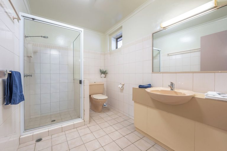 Bathroom 3, Toowoomba Motel, Toowoomba - North-East