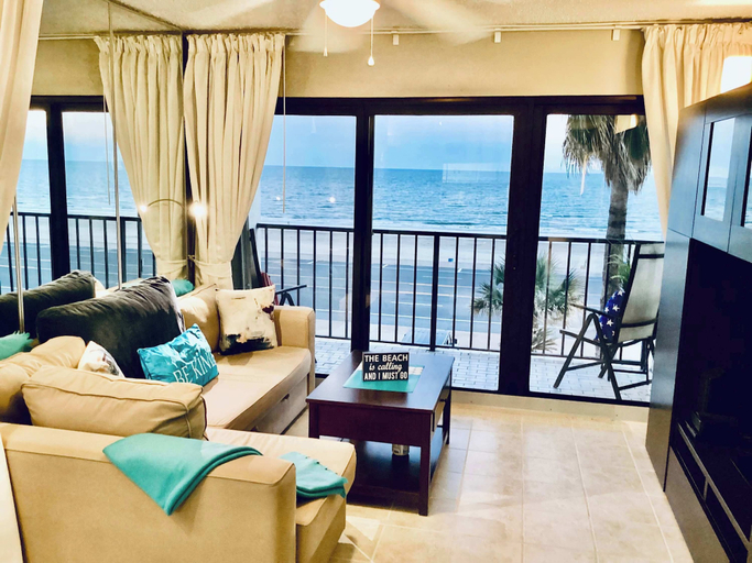 Primary image, Shoreline Studio, Seawall Beachfront Condo for 4, Galveston