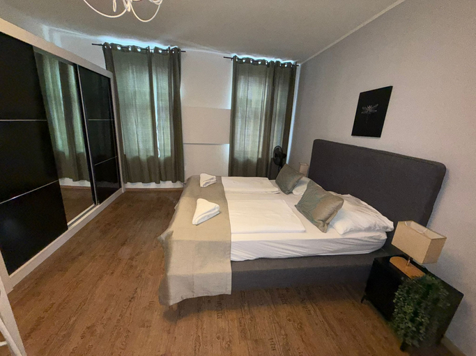 View from room, Affordable 2BR Apt 10 Min to Westbahnhof, Wien