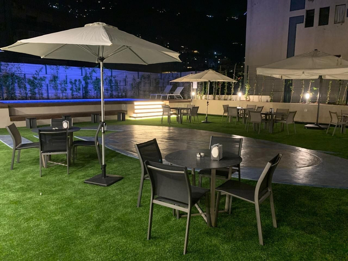 Others 5, President Hotel, Kasrouane