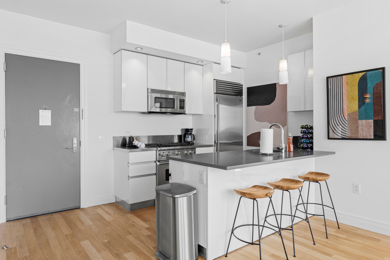 Room 4, Forte Select by Rove Travel 2BR Midtown West Apt, New York