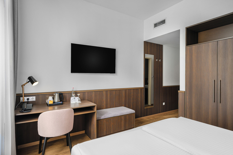 Bedroom 3, 12 Revay Hotel, Budapesti