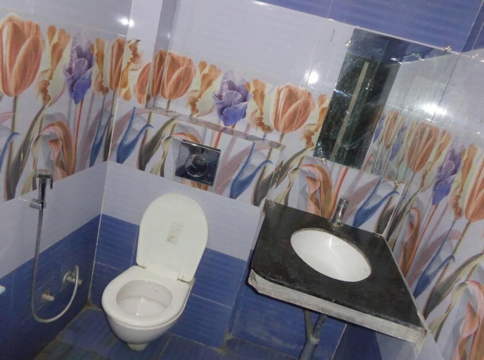 Bathroom 5, Hotel Park Paradise and Restaurant, Narsimhapur