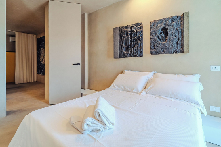 Room 2, Hybrid Icon Rooms Gallery, Palermo