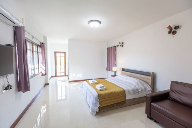 Bedroom 2, Darad Valley, Muak Lek