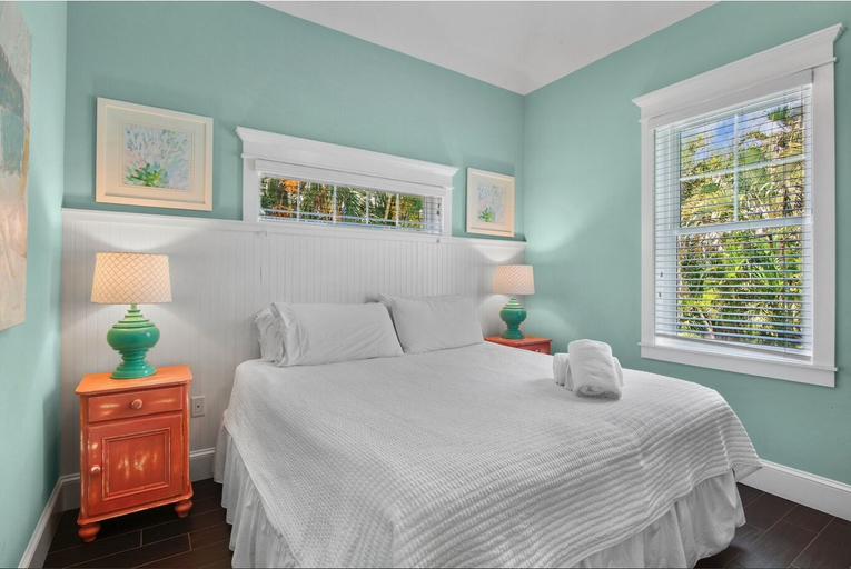 Room 4, Sunset & Sand 4 Bedroom Townhouse, Manatee