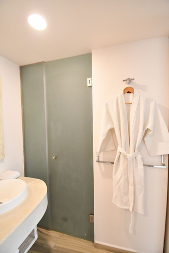 Bathroom 4, Newport House Playa by The Spot Rentals, Cozumel