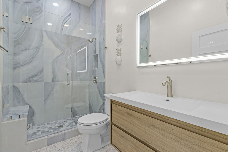Bathroom 3, 265 Beautiful Canal Front Pool Home 3 Bedroom Home, Lee