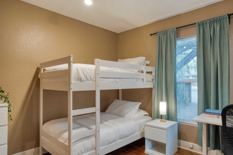 Interior 5, Sleeps 18! Game Room, Deck w/ Firepit, 5bdr, Casita Cedar & Stone by Avantstay, Travis