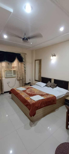 Room 5, Hotel Swaagat, Agra