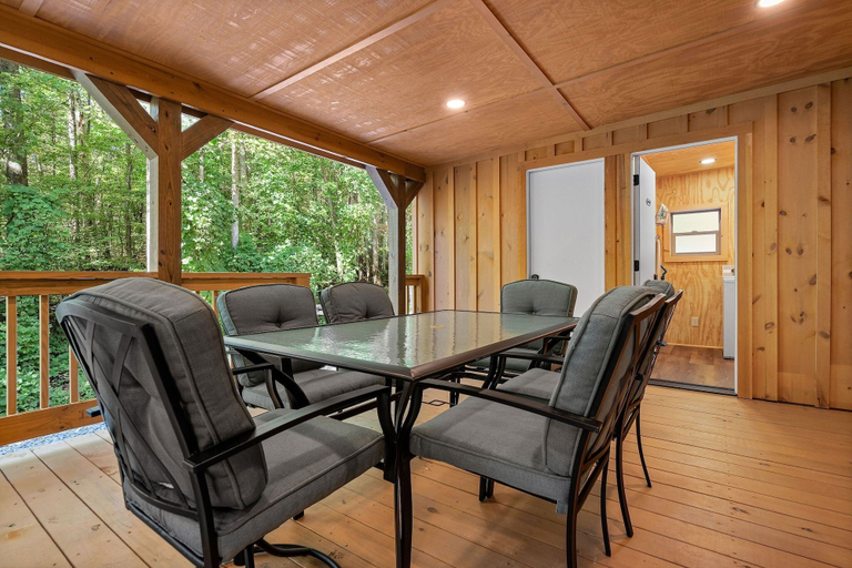 Outdoor dining 5, Cabin On A Hill 2 Bedroom Cabin, Cocke