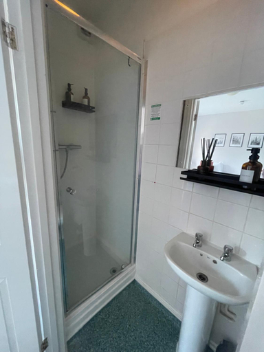 Bathroom 3, The Sydney Arms, Dorset