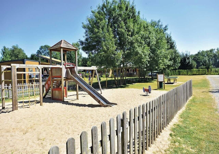 Children's play area - outdoor 5, Camping Domaine de la Brèche, Maine-et-Loire