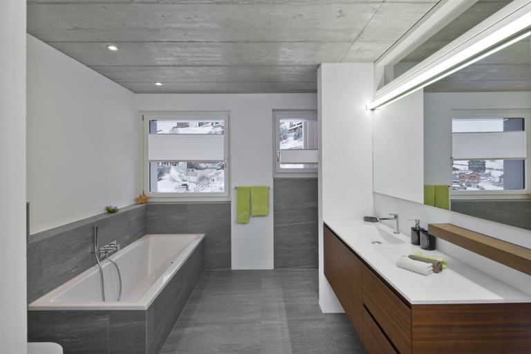 Bathroom 4, Sera Lodge, Visp