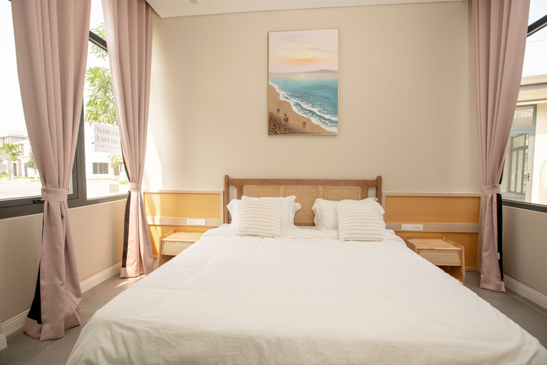 Room 2, Solar LuxStay Villa - Long Beach, Móng Cái