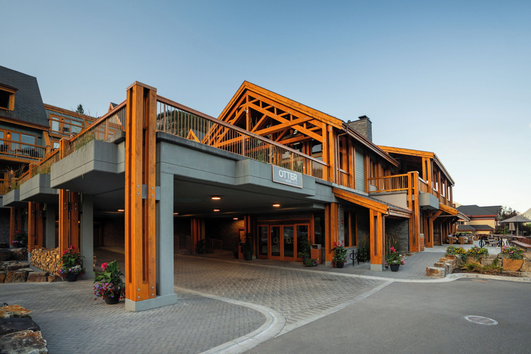 Exterior & Views 2, Otter Hotel, Division No. 15