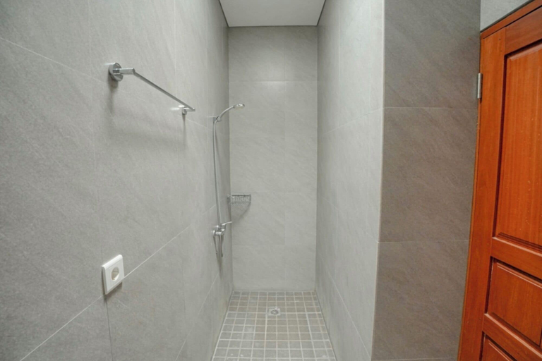 Bathroom 5, Abimanyu Guest House, Badung