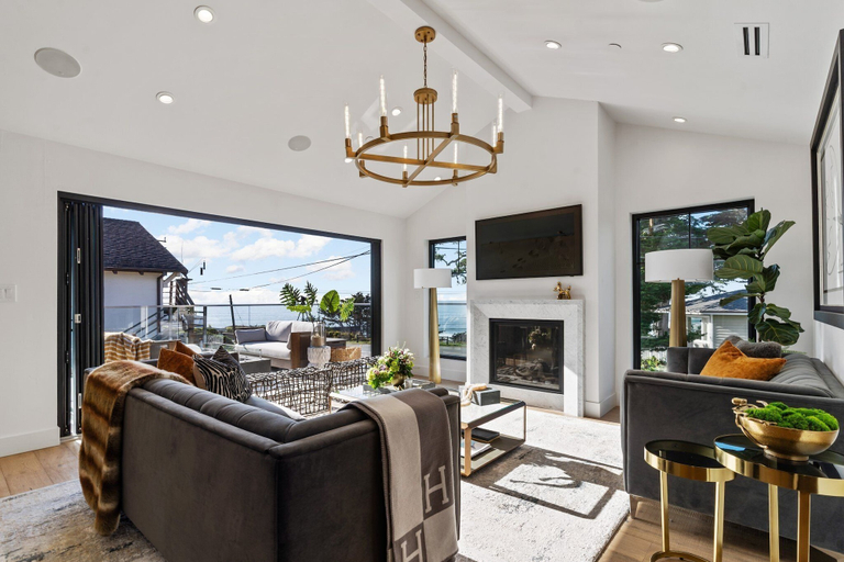 Primary image, Ocean Whispers 4 Bedroom Home, San Mateo