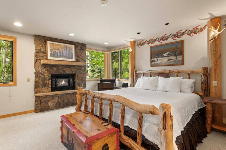 Exterior 3, Tamarack Townhome #27, Pitkin
