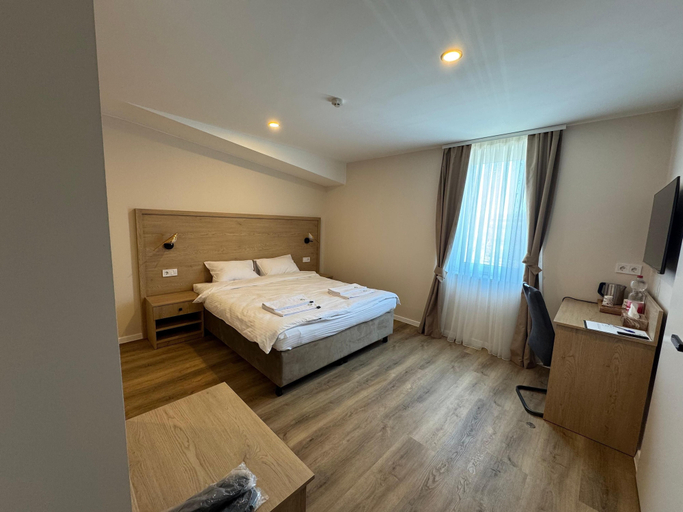 Bedroom 2, Promenaden Hotel, Gera