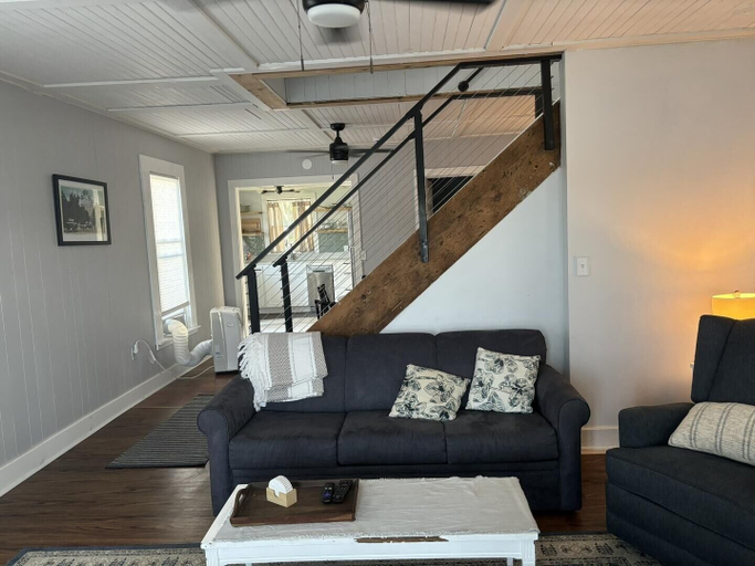 Living area 2, Sweet Mary 2 Bedroom Home by RedAwning, Chautauqua