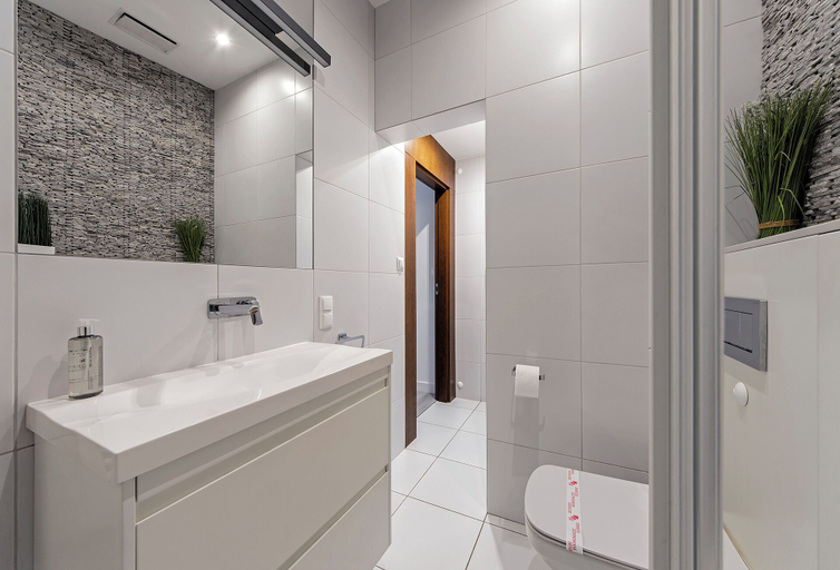 Bathroom 4, RentPlanet - Apartament Święty Marcin, Poznań City