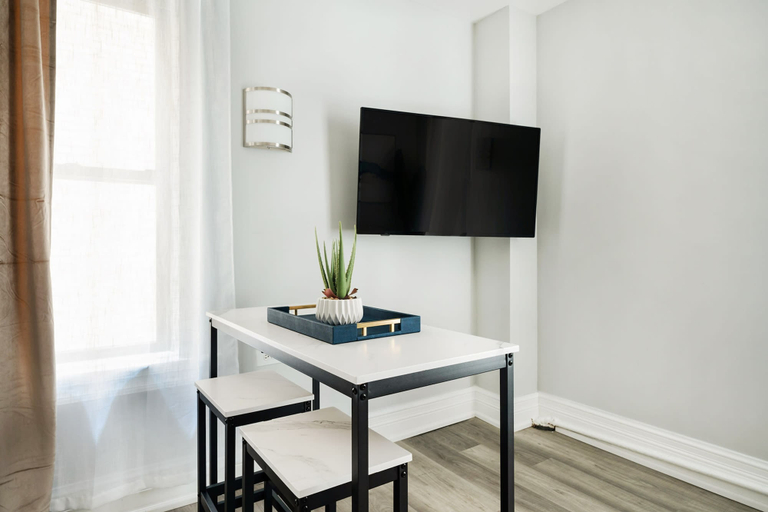 Room 2, 73-308 New 1BR 1bth UWS Doorman Gym, New York