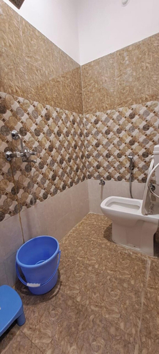 Bathroom, The Krishna Inn, Varanasi