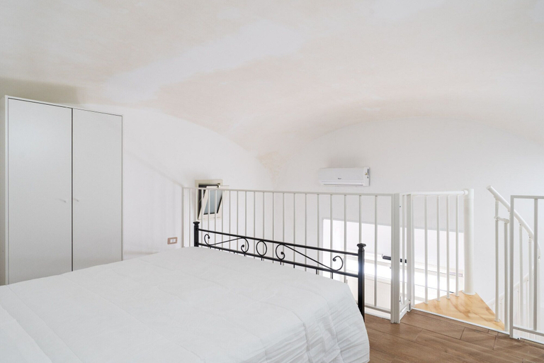 Room 3, Mifra n 1 in Bari With 1 Bedrooms and 1 Bathrooms, Bari