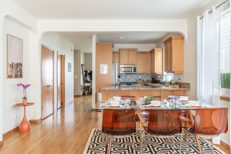 Private kitchen 3, 3BR with Game Room, near Seattle & Vancouver, Whatcom