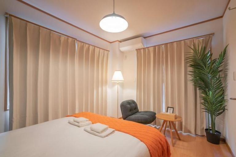 Room 2, Travel Time・Hanazonochō｜Direct train access to Shinsekai, Namba, and Dotonbori in 5 minutes, Osaka