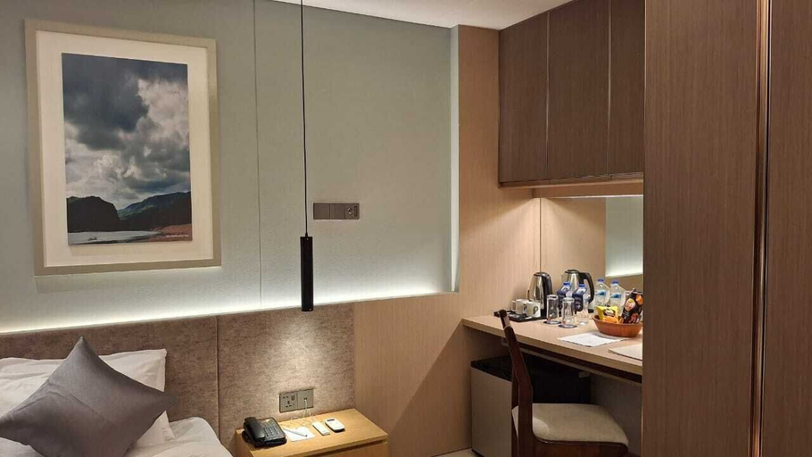 Room 5, The Peace Palace Luxury Hotel, Sun Amgonj