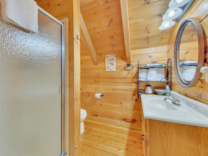 Bathroom 4, Chillin N Grillin 2 Bedroom Cabin, Sevier