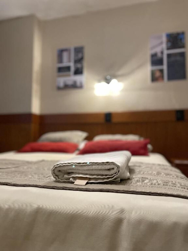 Room 5, Hotel Camino Real, Capital